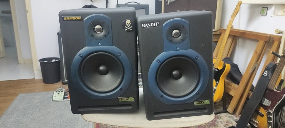 Monitores autoampliflicados Samson Resolv 65a de segunda mano · Foto 1 de 4 · Jaén · 120 €