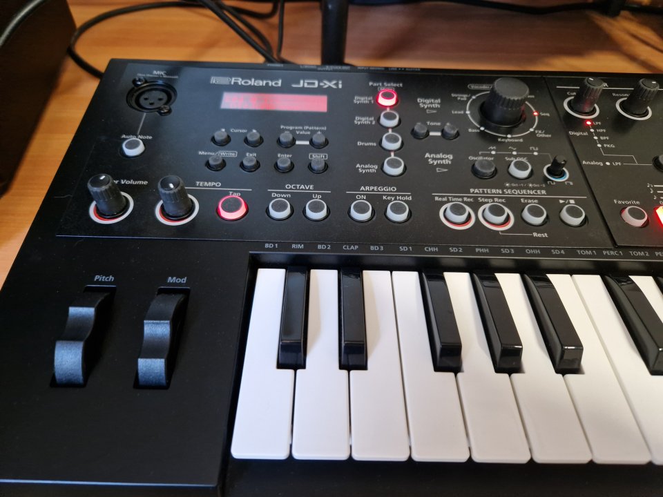 Roland JD-XI de segunda mano · Foto 6 de 7 · Madrid · 400 €