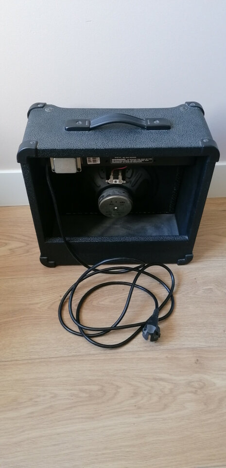 Se vende amplificador para guitarra Crate GT15