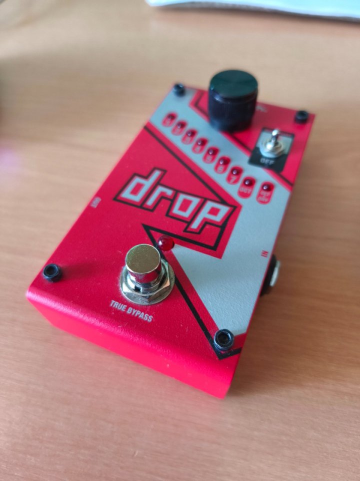 Pedal Digitech Drop (pitch shifter) de segunda mano · Foto 1 de 2 · Asturias · 85 €
