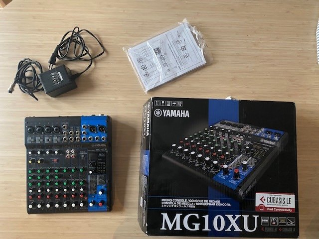 Mesa de mezclas Yamaha MG10 XU