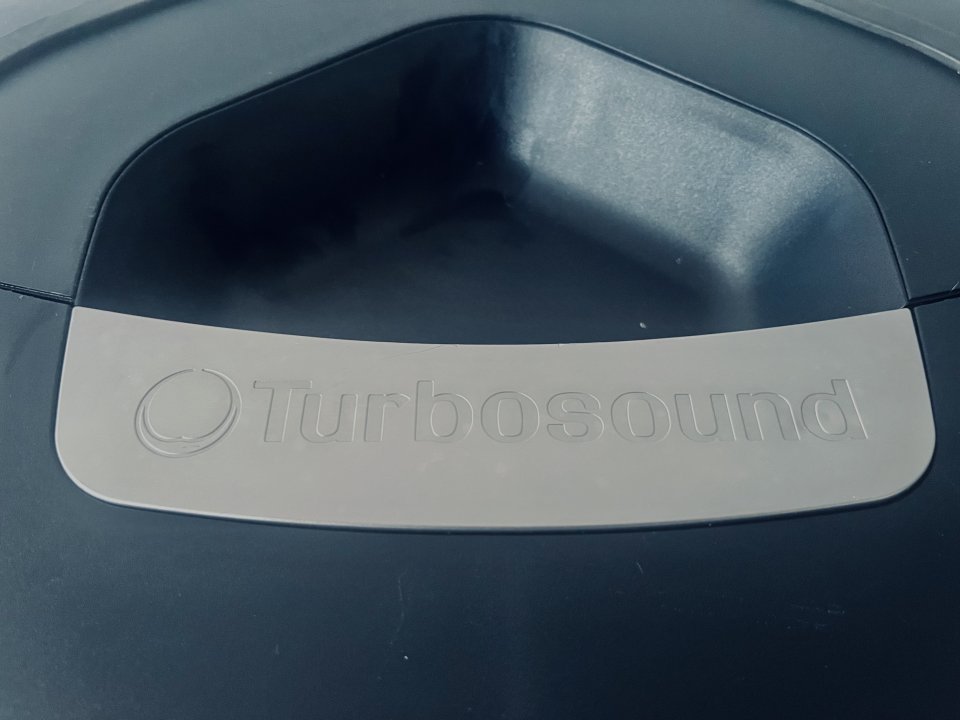 TURBOSOUND MILAN M15 de segunda mano · Foto 6 de 10 · Madrid · 600 €
