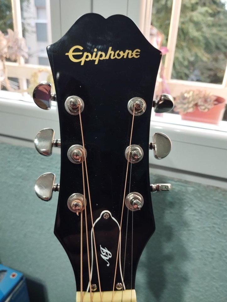 Epiphone AJ-220S / VS.