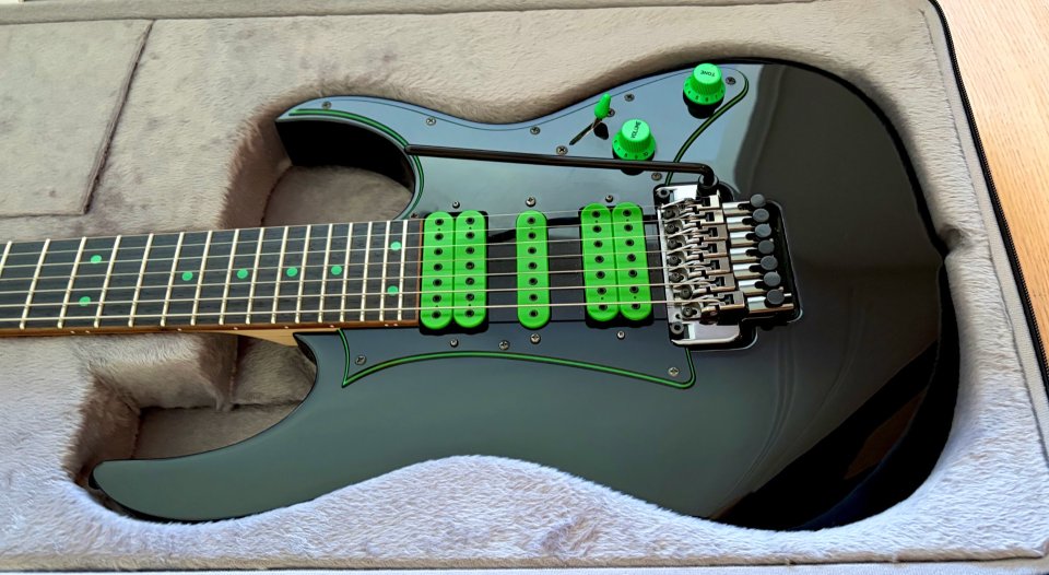 Ibanez Universe UV70P de segunda mano · Foto 2 de 9 · Barcelona · 995 €