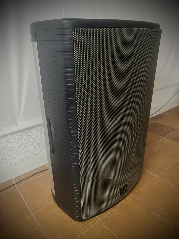 TURBOSOUND MILAN M15 de segunda mano · Foto 8 de 10 · Madrid · 600 €