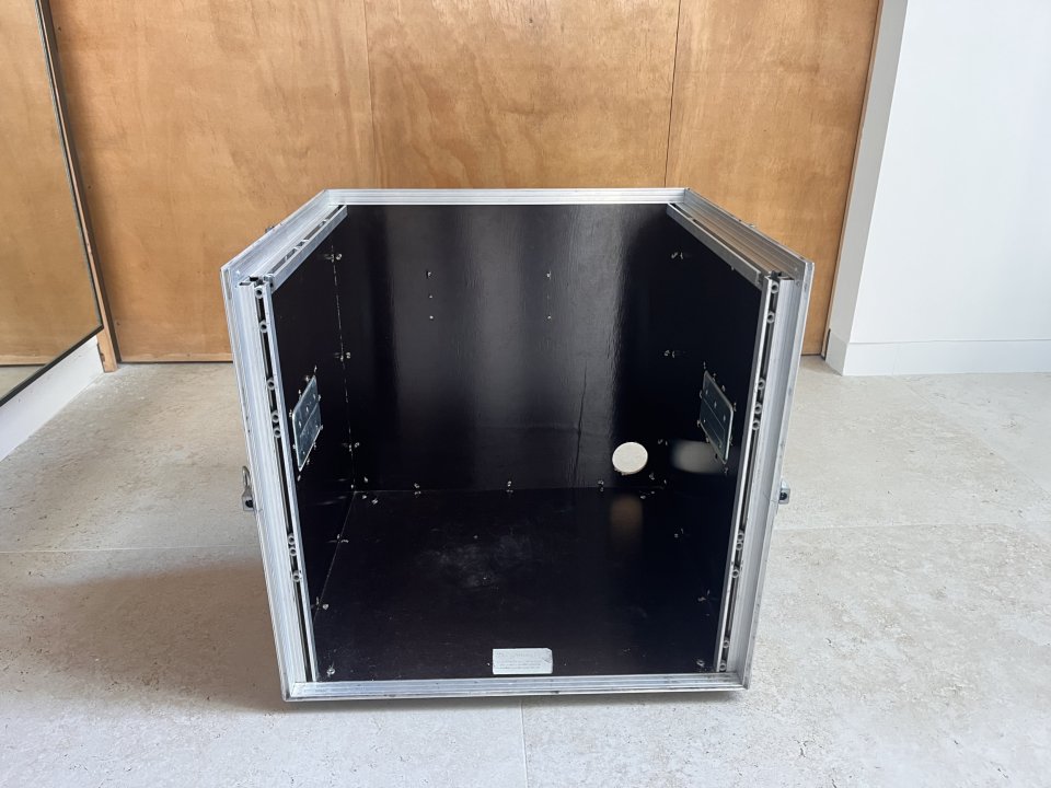 Rack 10U con apertura frontal y superior de segunda mano · Foto 3 de 5 · Cádiz · 145 €