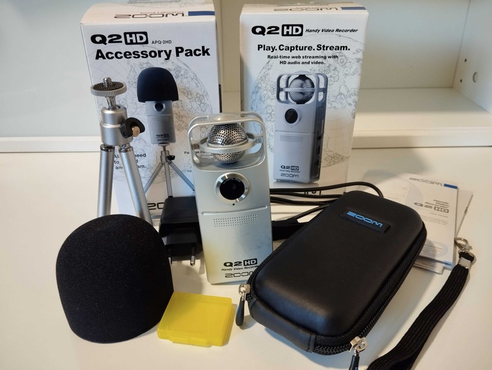 Zoom Q2 HD + Accessory pack de segunda mano · Foto 1 de 3 · Asturias · 100 €