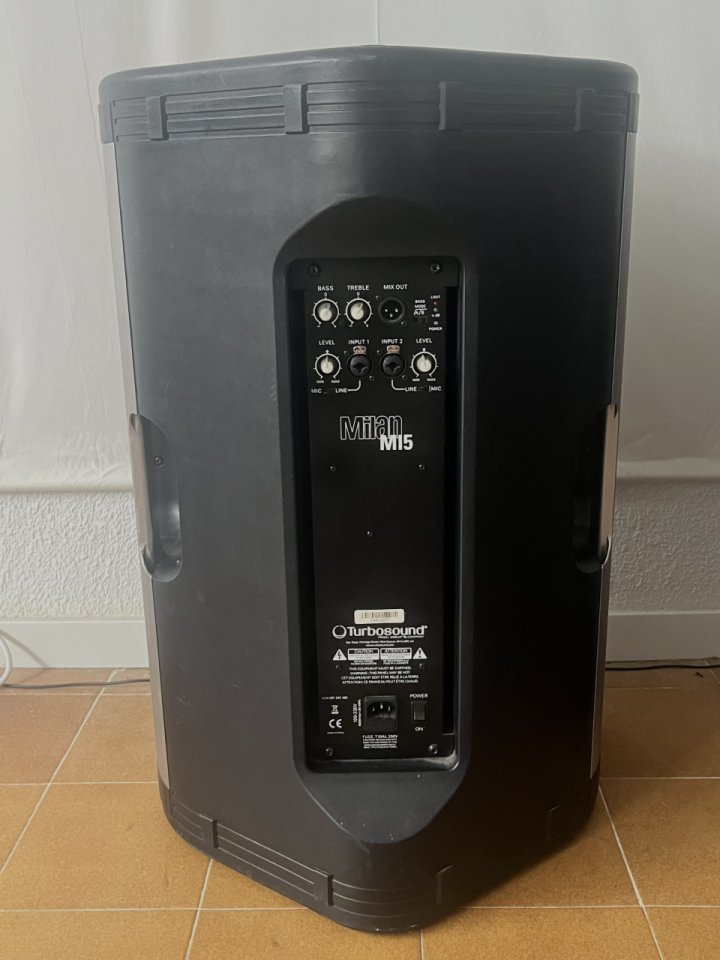 TURBOSOUND MILAN M15 de segunda mano · Foto 3 de 10 · Madrid · 600 €