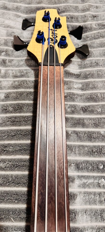 Cort B4 Plus Fretless AS Open Pore Natural de segunda mano · Foto 4 de 7 · SC Tenerife · 400 €