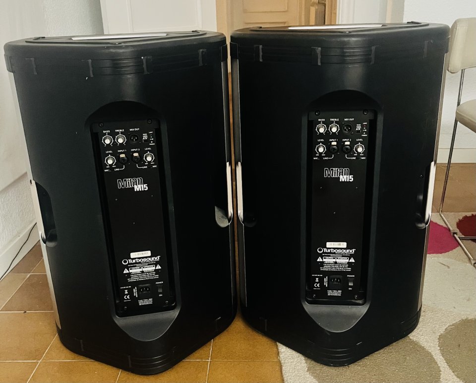 TURBOSOUND MILAN M15 de segunda mano · Foto 2 de 10 · Madrid · 600 €