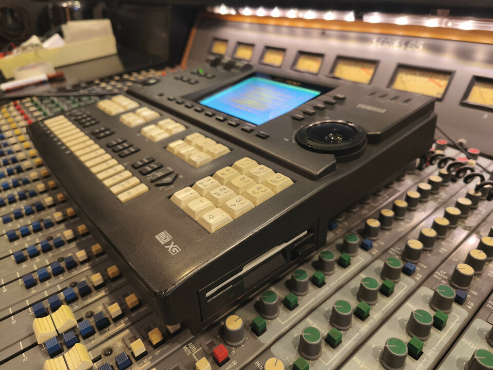 YAMAHA Secuenciador QY700