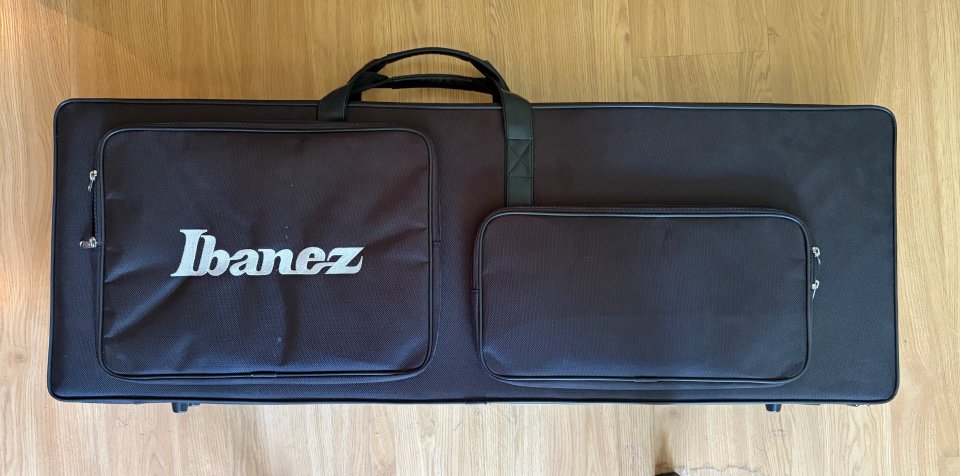 Ibanez Universe UV70P de segunda mano · Foto 7 de 9 · Barcelona · 995 €