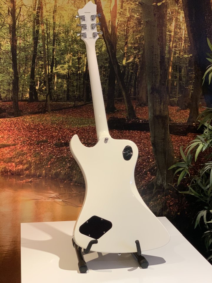 Guitarra Eléctrica Hagstrom Fantomen blanca + Estuche