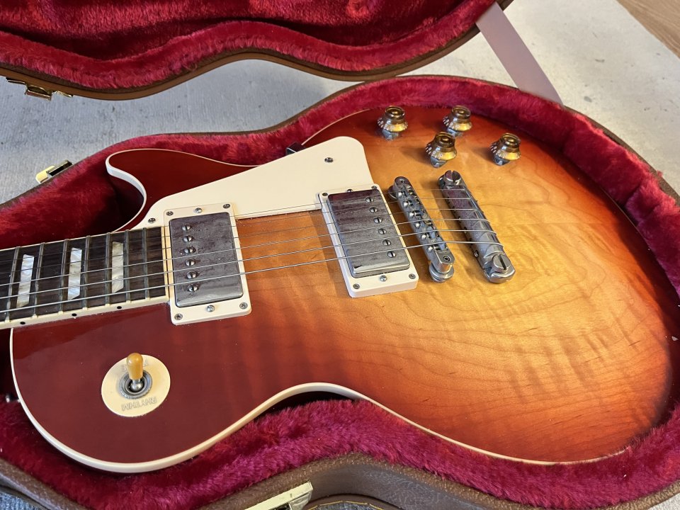 Gibson Les Paul Standard 50s Heritage Cherry Sunburst de segunda mano · Foto 3 de 5 · Tarragona · 1900 €