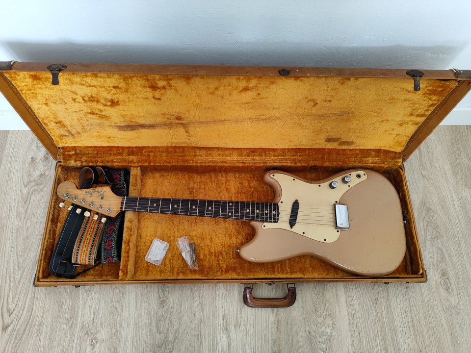 1959 Fender Music Master Desert Sand de segunda mano · Foto 10 de 10 · Valencia · 3900 €