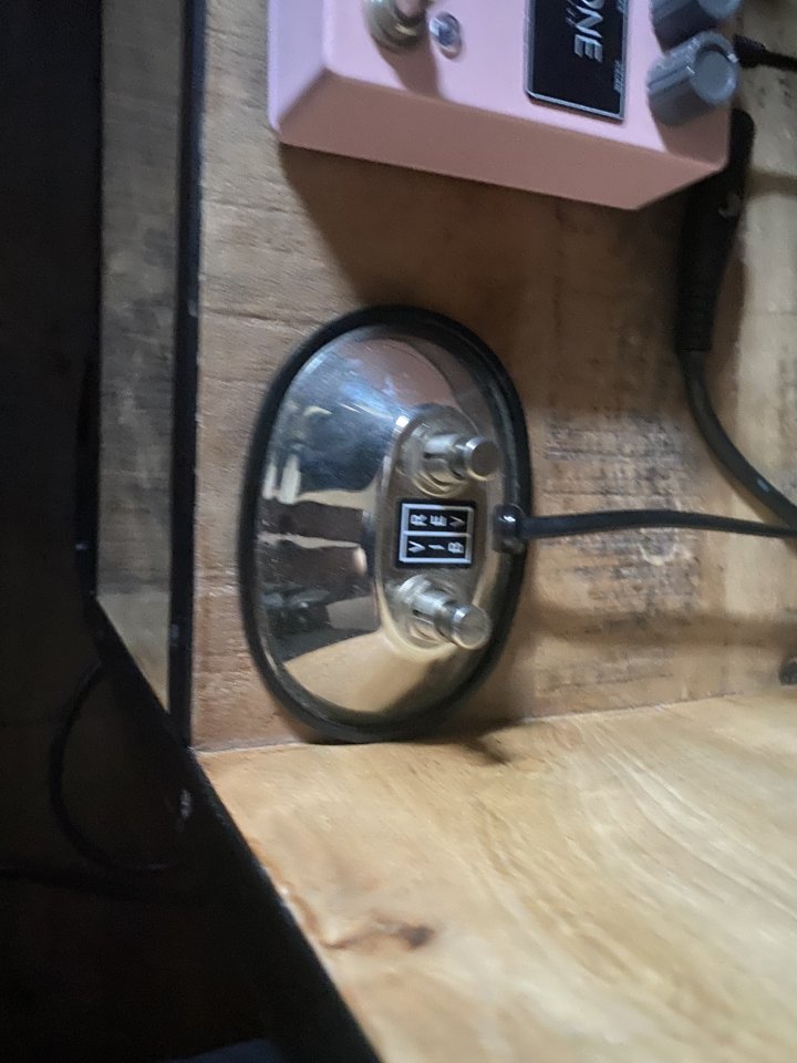 Fender Deluxe Reverb 65 RI + UA OX Box de segunda mano · Foto 3 de 3 · Illes Balears · 1700 €