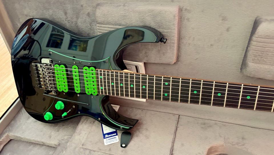 Ibanez Universe UV70P de segunda mano · Foto 8 de 9 · Barcelona · 995 €