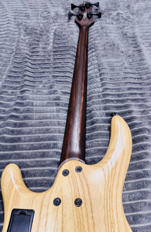 Cort B4 Plus Fretless AS Open Pore Natural de segunda mano · Foto 6 de 7 · SC Tenerife · 400 €