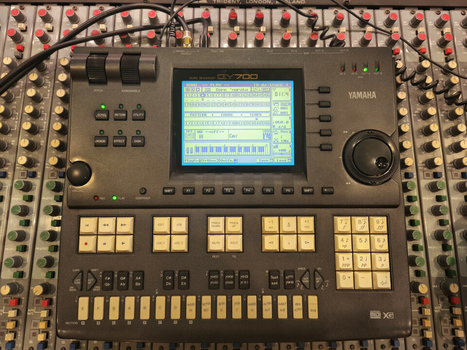 YAMAHA Secuenciador QY700