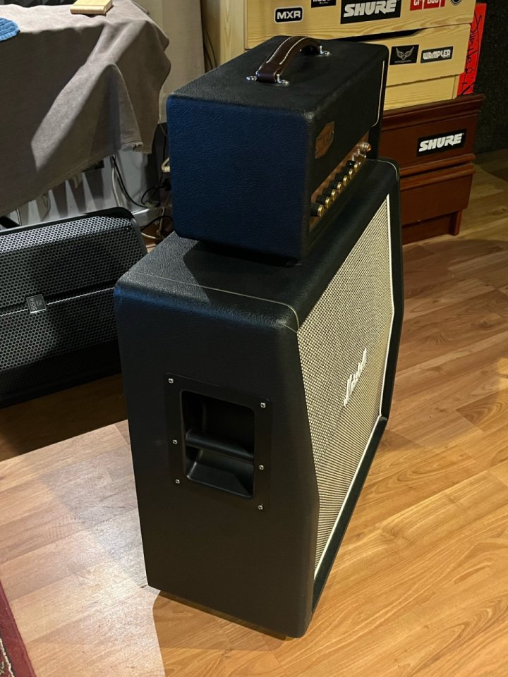 Marshall 2x12 2061CX Greenbacks UK de segunda mano · Foto 3 de 7 · Sevilla · 500 €