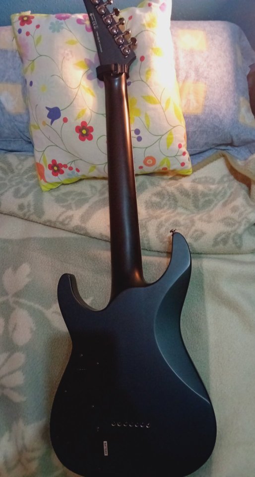 ESP LTD MH-417 (7 cuerdas) de segunda mano · Foto 2 de 7 · Gipuzkoa · 540 €