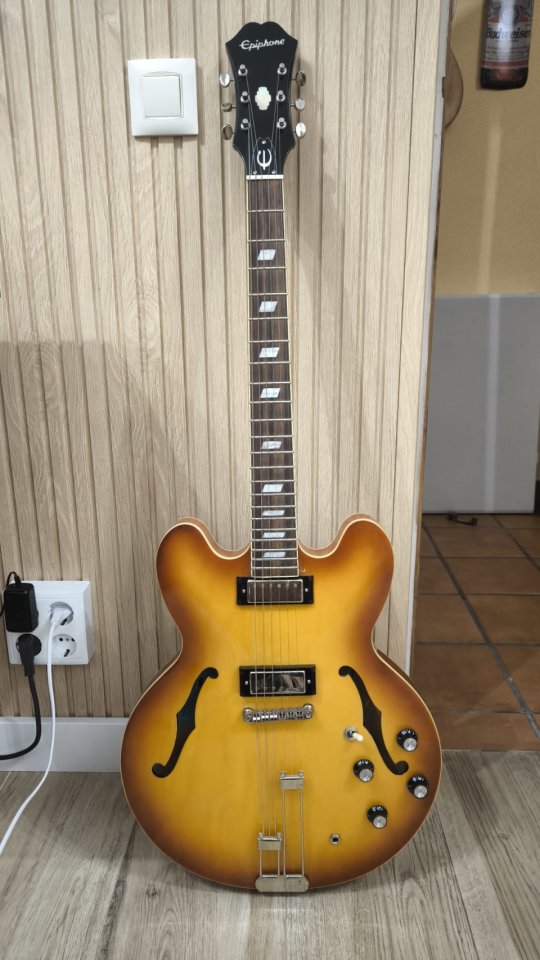 Epiphone Riviera Royal Tan de segunda mano · Foto 1 de 4 · Madrid · 450 €