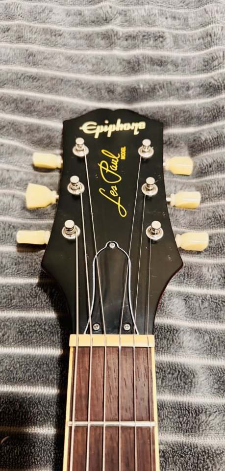 Epiphone 1959 Les Paul Estándar Limited Edition - Aged Dark Burst de segunda mano · Foto 5 de 10 · SC Tenerife · 690 €