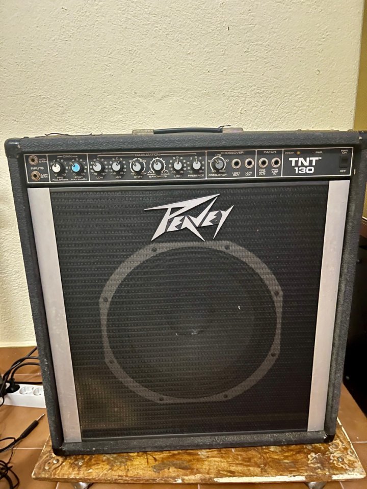Peavey TNT 130 - Amplificador de bajo 130 W de segunda mano · Foto 1 de 9 · Gipuzkoa · 130 €