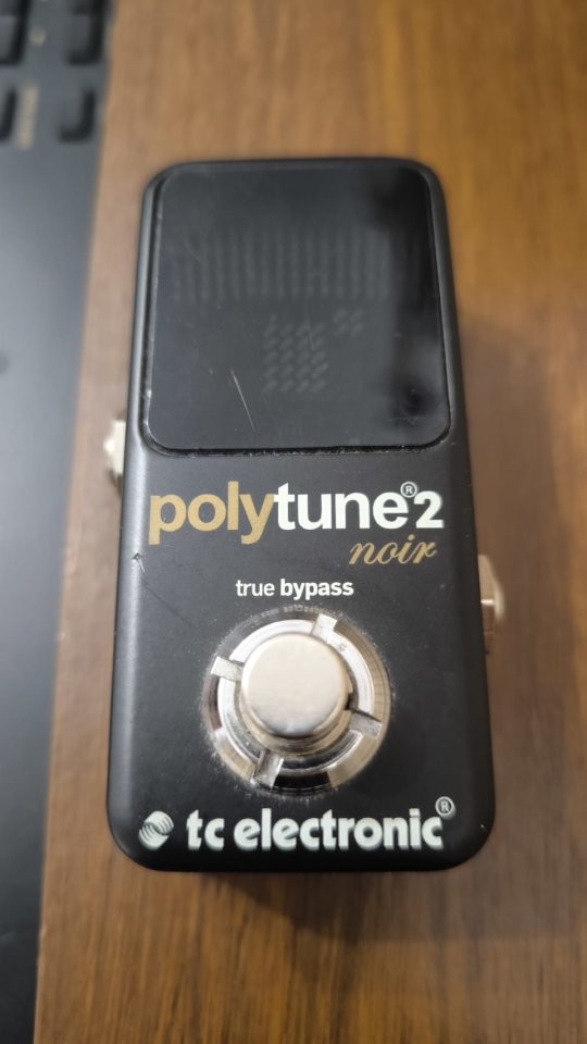 Afinador Polytune 2 noir de segunda mano · Foto 1 de 4 · Madrid · 50 €