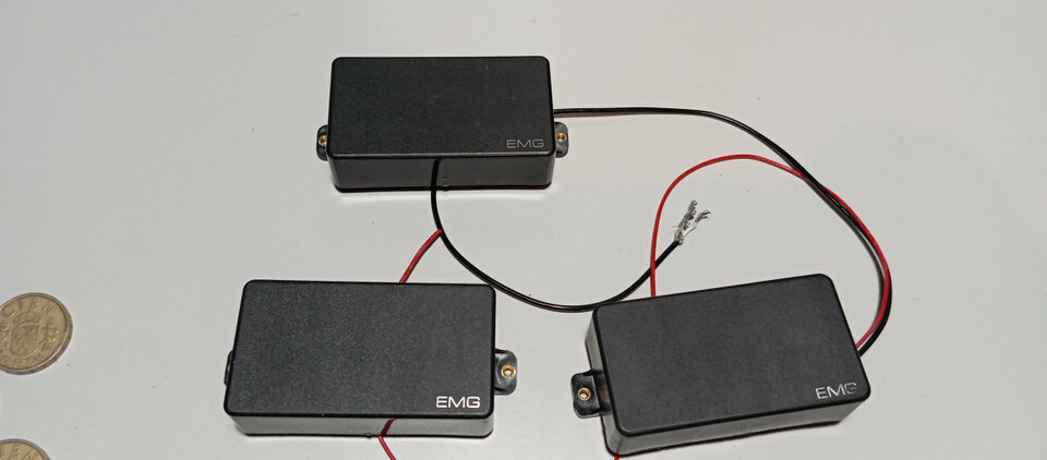 2 emg 81 y una emg 85