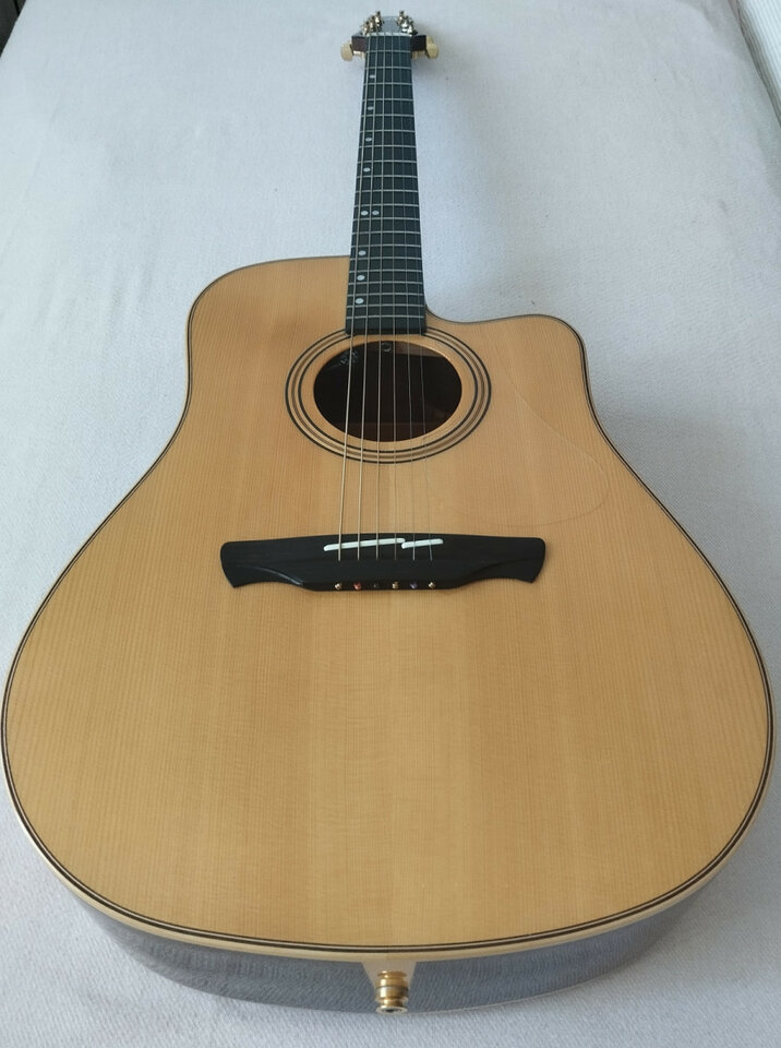 Guitarra acústica Alhambra W-3 con previo