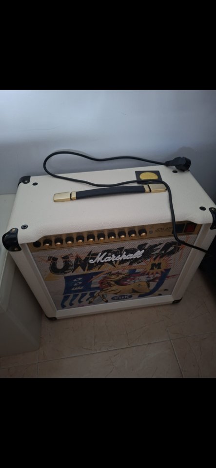 Amplificador Marshall Studio 900 20w de segunda mano · Foto 1 de 3 · Cádiz · 1300 €