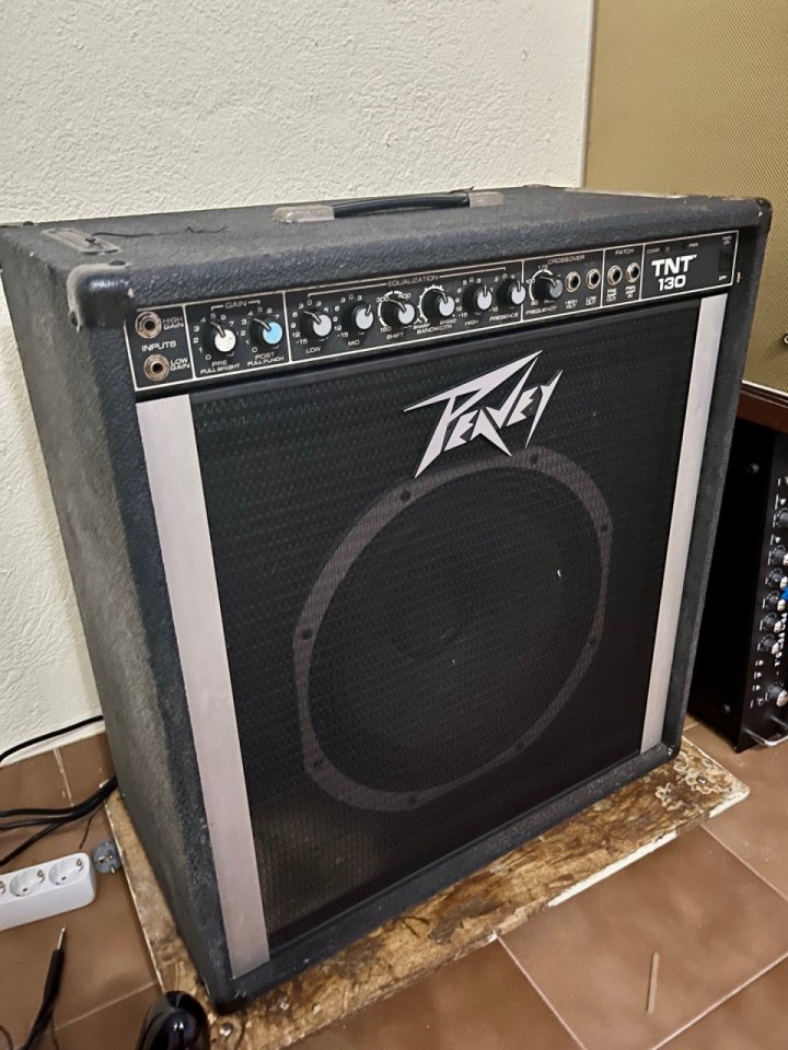 Peavey TNT 130 - Amplificador de bajo 130 W de segunda mano · Foto 3 de 9 · Gipuzkoa · 130 €
