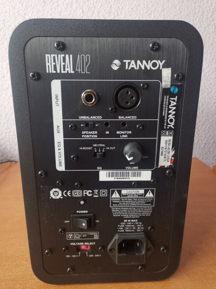 Tannoy Reveal 402