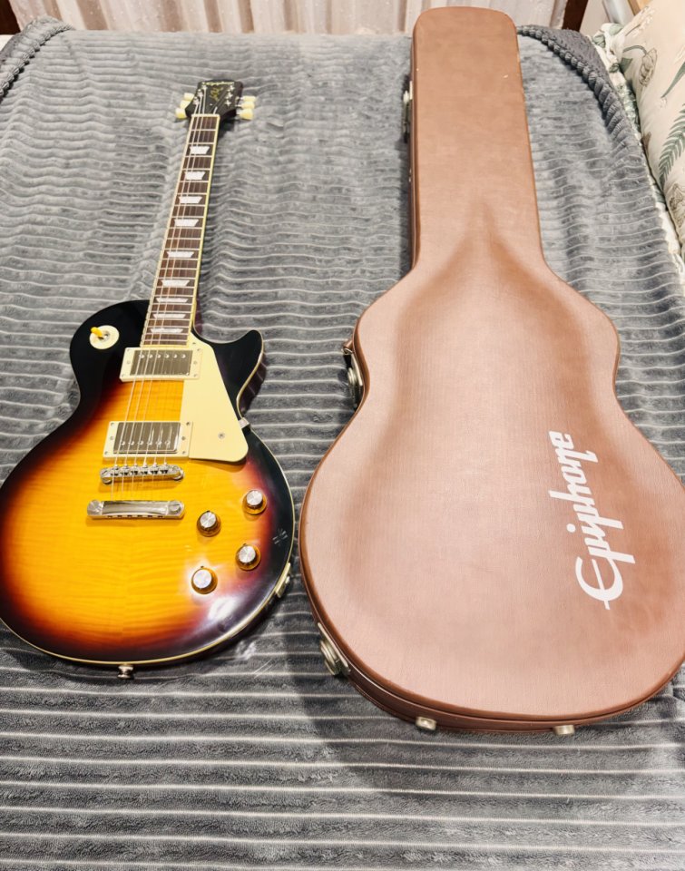 Epiphone 1959 Les Paul Estándar Limited Edition - Aged Dark Burst de segunda mano · Foto 10 de 10 · SC Tenerife · 690 €
