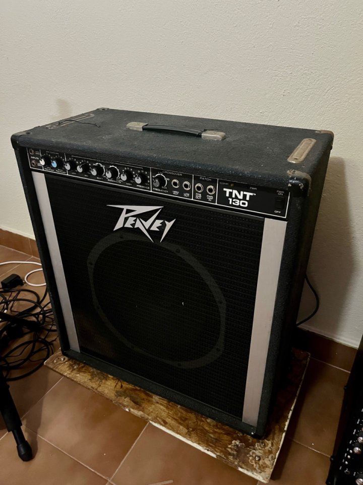 Peavey TNT 130 - Amplificador de bajo 130 W de segunda mano · Foto 6 de 9 · Gipuzkoa · 130 €