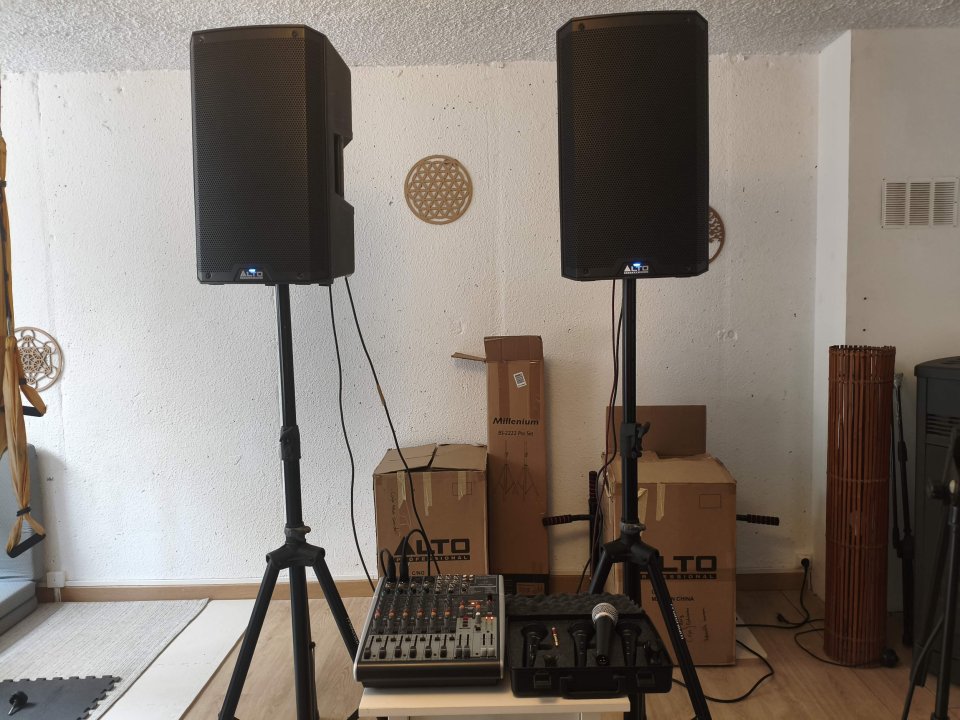 Equipo de Sonido Thomann 4500W pico. Perfecto estado de segunda mano · Foto 2 de 7 · Navarra · 800 €
