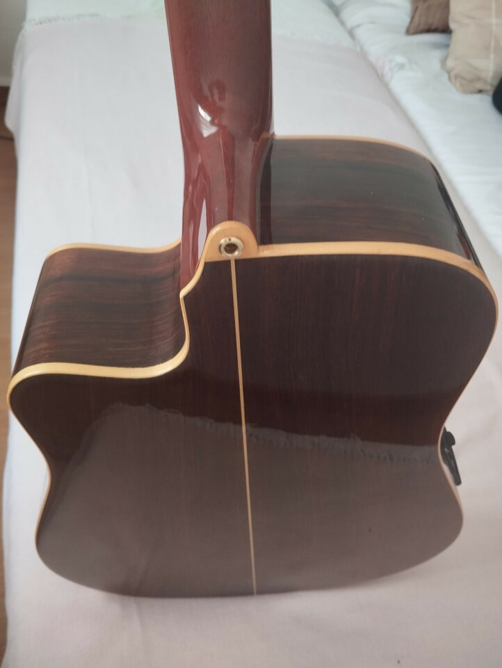Guitarra acústica Alhambra W-3 con previo