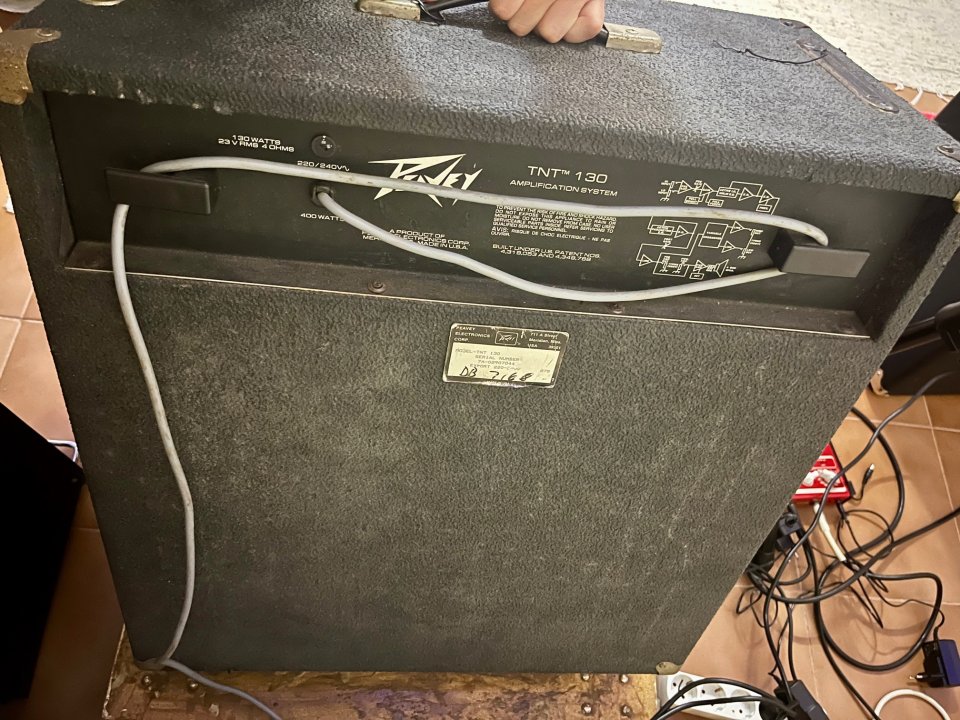 Peavey TNT 130 - Amplificador de bajo 130 W de segunda mano · Foto 8 de 9 · Gipuzkoa · 130 €