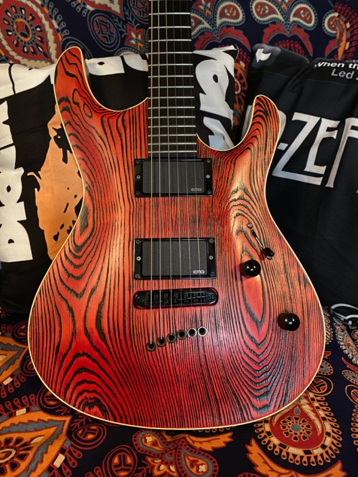 Mayones Setius Gothic 6 + Estuche de segunda mano · Foto 1 de 7 · Madrid · 1800 €