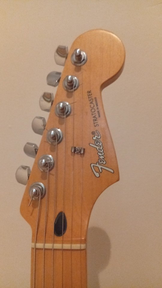 Fender Stratocaster Standard México de segunda mano · Foto 3 de 7 · Valencia · 500 €