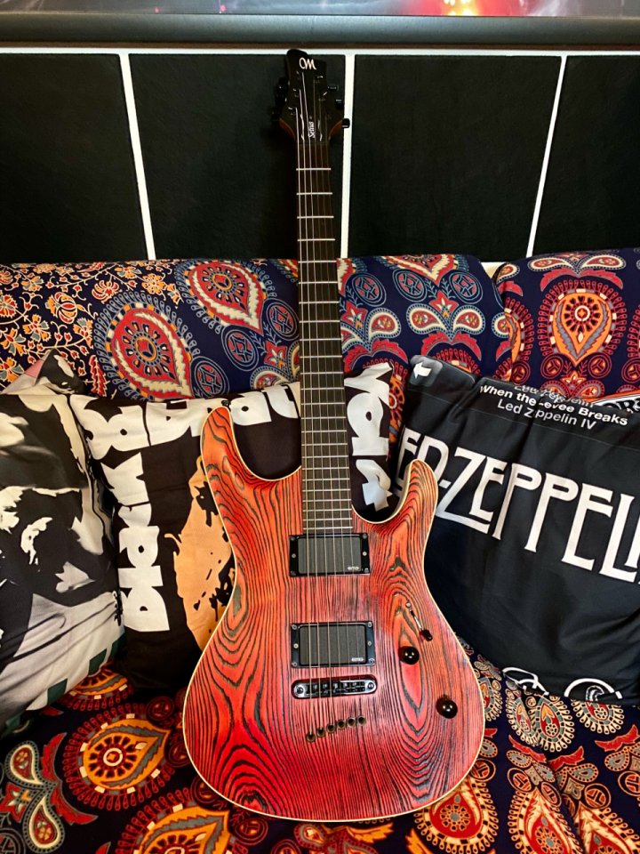 Mayones Setius Gothic 6 + Estuche de segunda mano · Foto 2 de 7 · Madrid · 1800 €