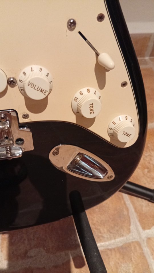 Fender Stratocaster Standard México de segunda mano · Foto 5 de 7 · Valencia · 500 €