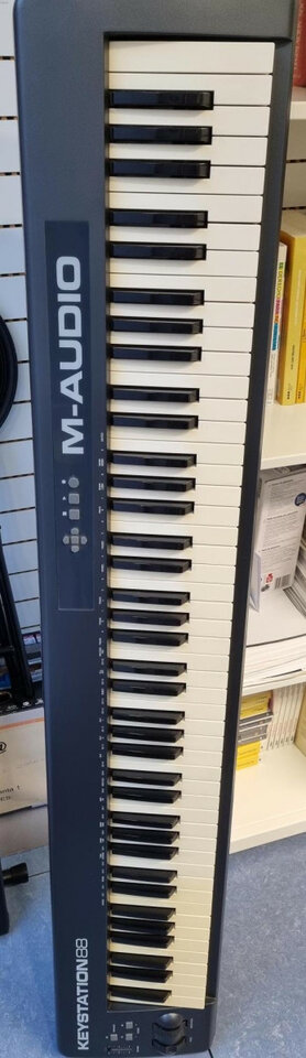 Controlador 88 teclas M-Audio Keystation MkII + interfaz ESI U22XT