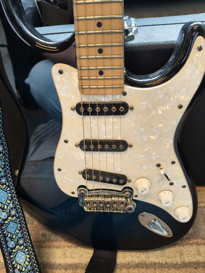 G&L Tribute S500 Blueburst de segunda mano · Foto 1 de 6 · Bizkaia · 500 €
