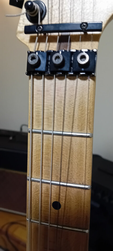 Charvel san dimas red burst