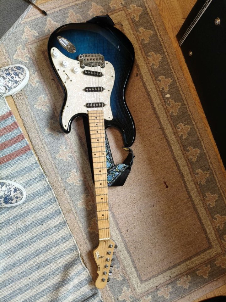G&L Tribute S500 Blueburst de segunda mano · Foto 3 de 6 · Bizkaia · 500 €