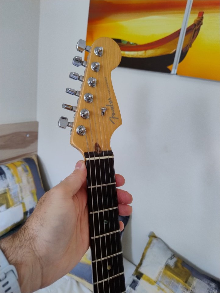 Fender stratocaster American de luxe teal green 2002 de segunda mano · Foto 4 de 8 · Madrid · 1450 €