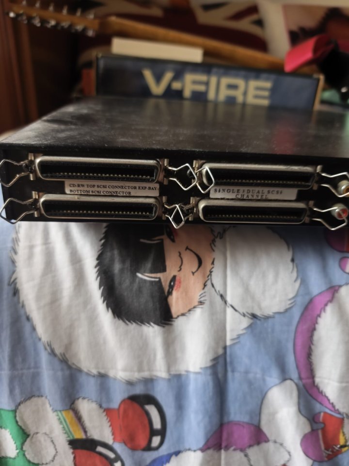 Grabadora SCSI en Rack para Roland VS 2480- 1880