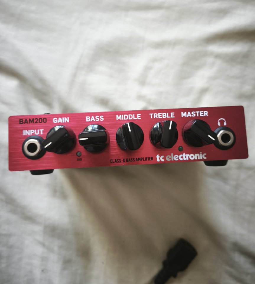 Vendo cabezal amplificador bajo TC electrónic bam200s de segunda mano · Foto 1 de 4 · Illes Balears · 99 €